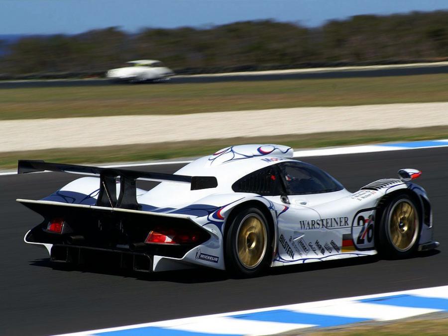  Porsche 911 GT1 1998 года  (фото 10 из 19)